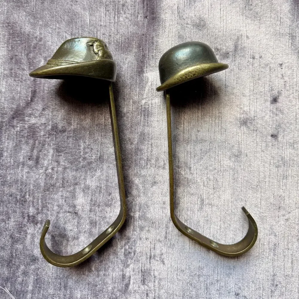 Unbranded detailed figural